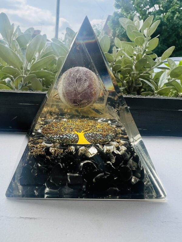 Black Toumaline & Amethyst Pyramid