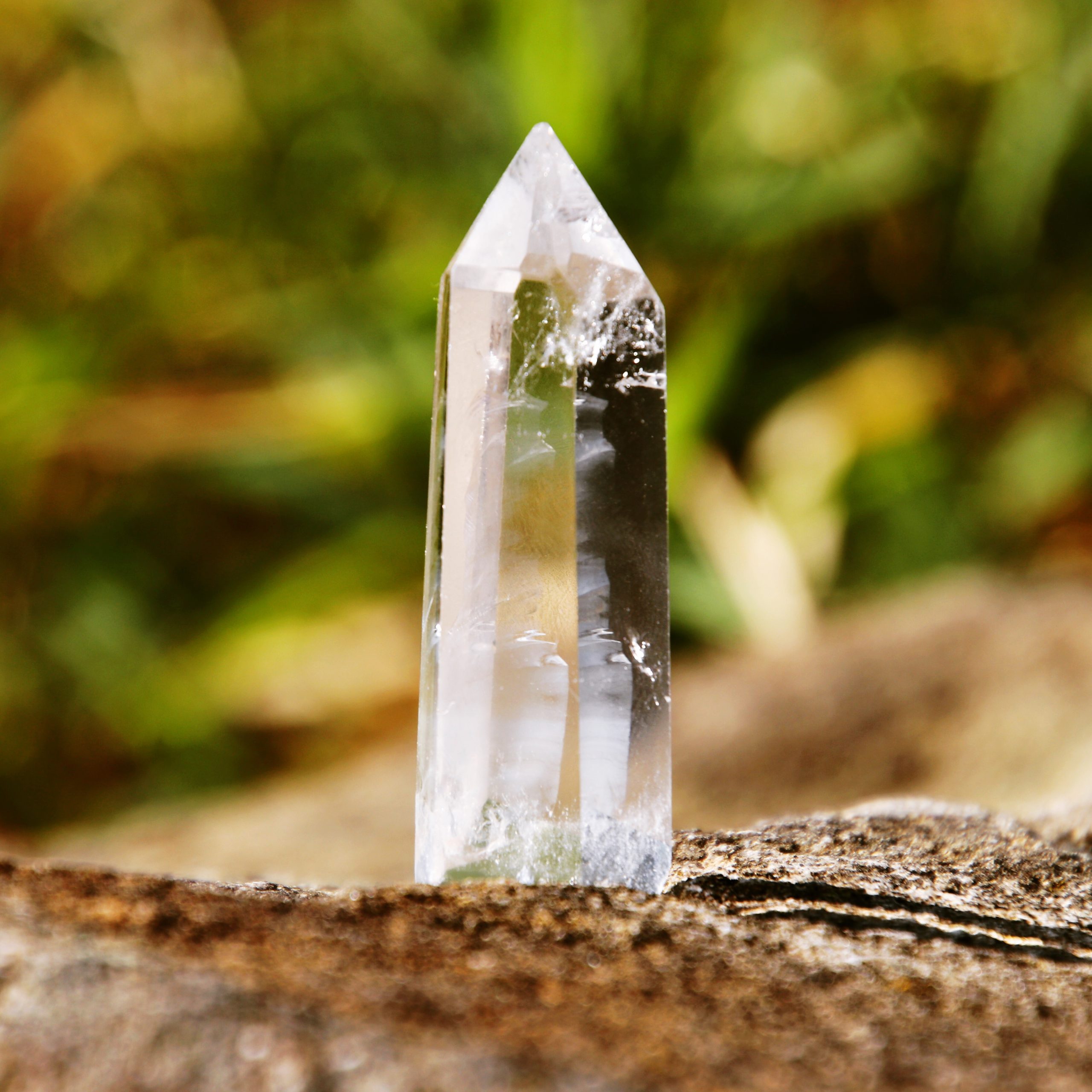 close-up-gems-rock (1)
