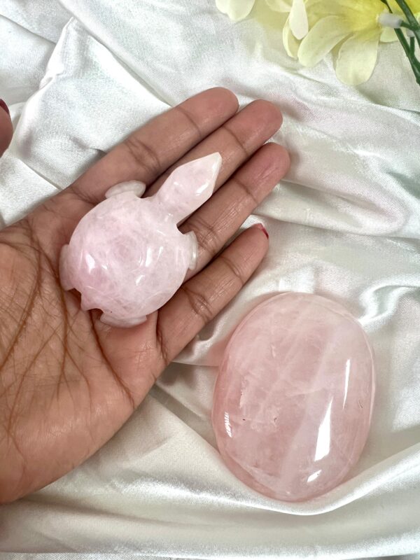 Natural Rose Quartz Turtle Figurine , Hand-Carved Crystal Stone for Healing, Protection, Love & Home Decor (55-60g, 6cm)
